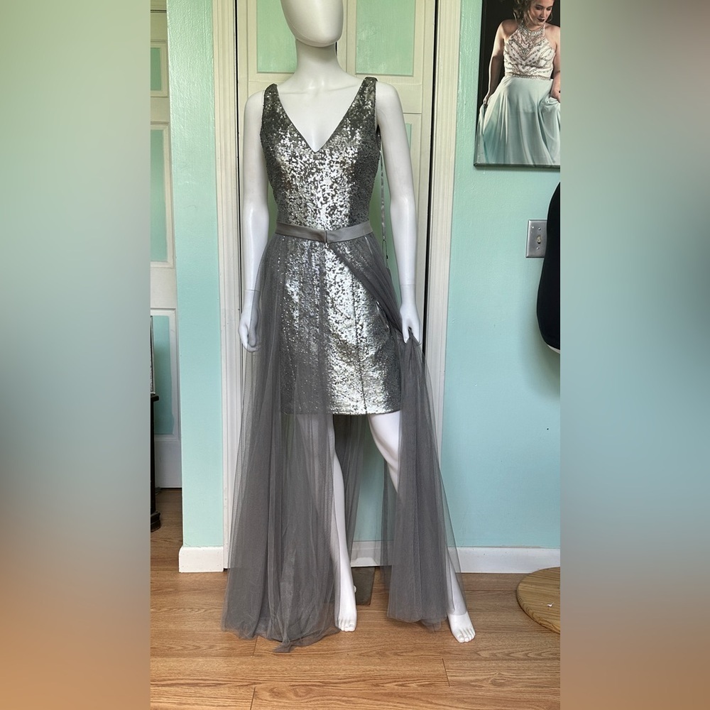 10 Allure Silver Sequin Bridesmaid Pageant Fun Fashion Cocktail Overskirt Dress